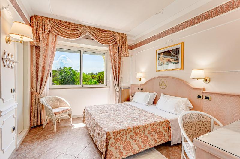 Economy Double Room image 1