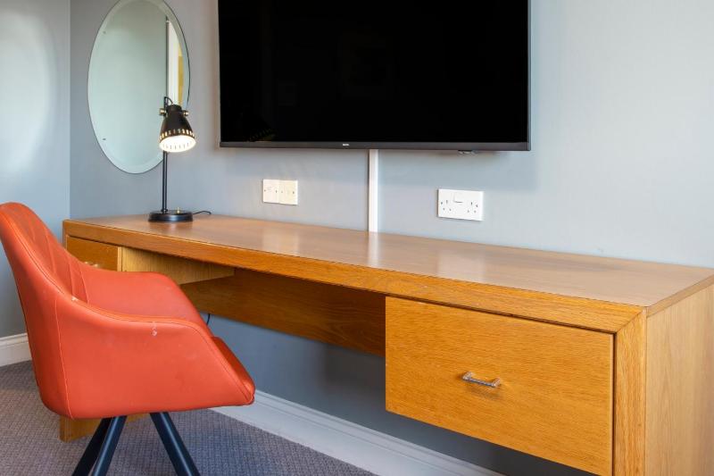 Standard Double Room with Double Bed and Two Single Sofa Beds image 2