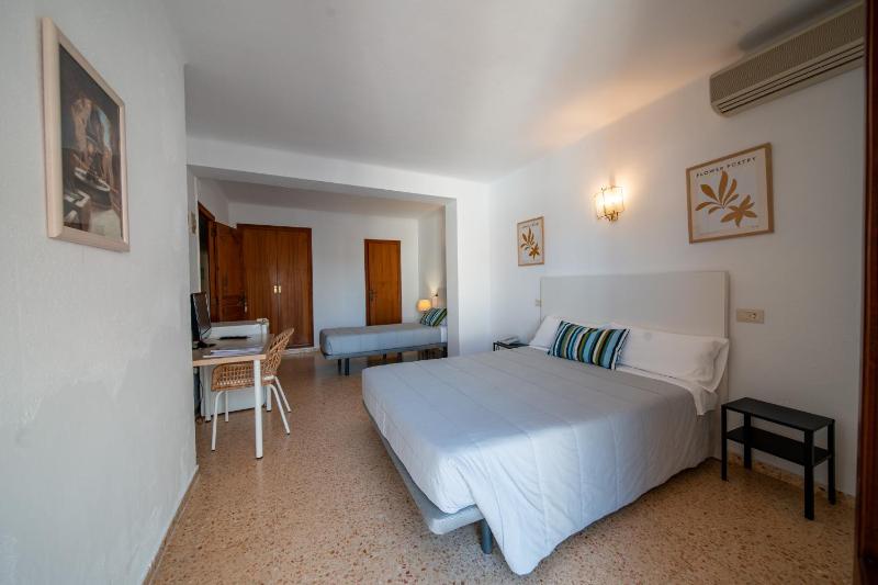 Triple Room image 1