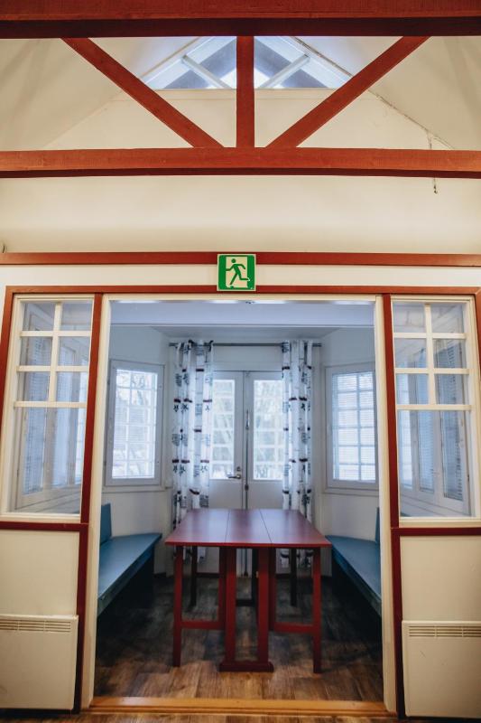 House (8 Adults) image 2