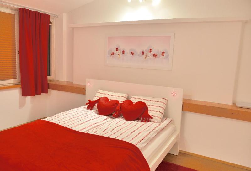 Double Room with Shared Bathroom image 2