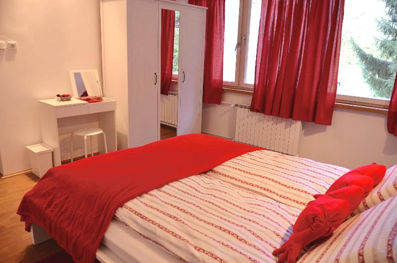 Double Room with Shared Bathroom image 3