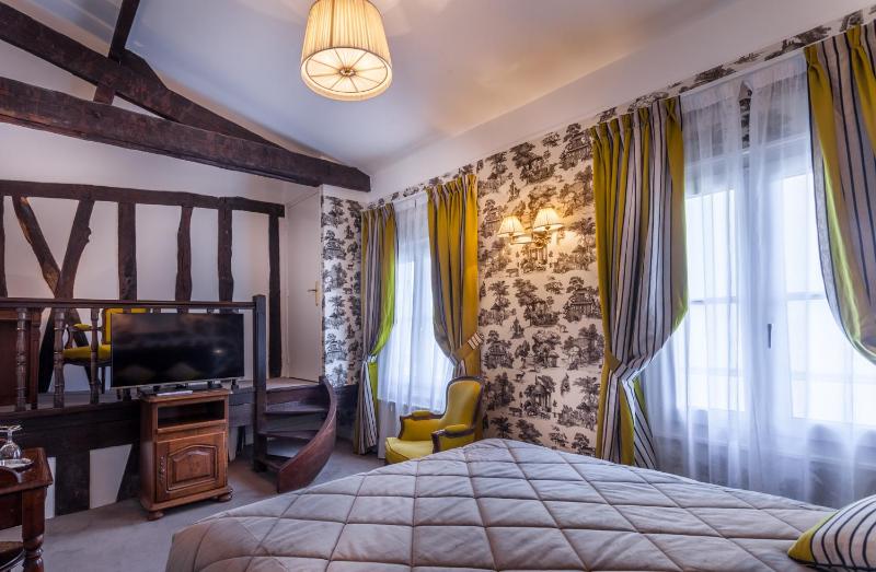 Deluxe Double Room image 4