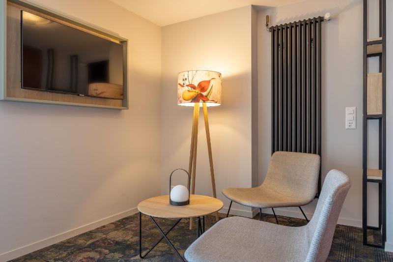 Large Double Room image 3