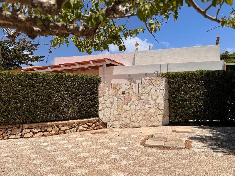 One-Bedroom Villa image 1