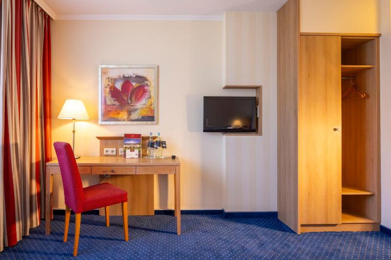 Standard Single Room image 4