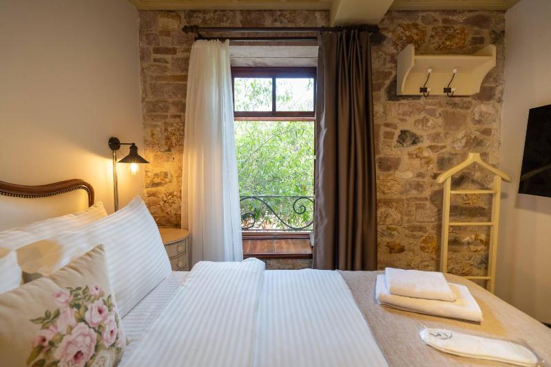 Standard Double or Twin Room image 1
