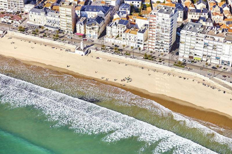 700m plage - Arago - Terrasse - Maison pour 4 - image 12