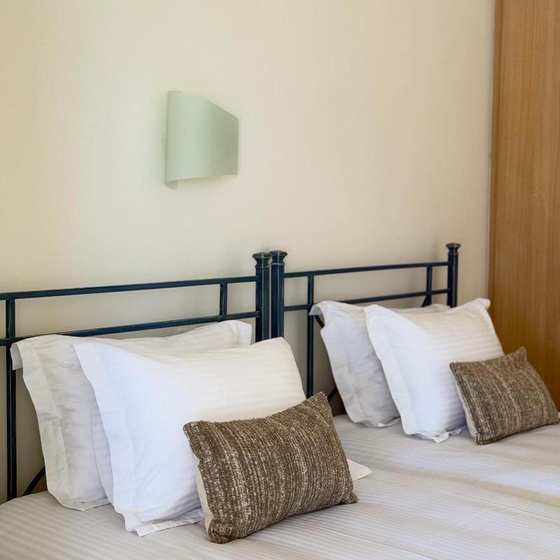 One-Bedroom Apartment image 2
