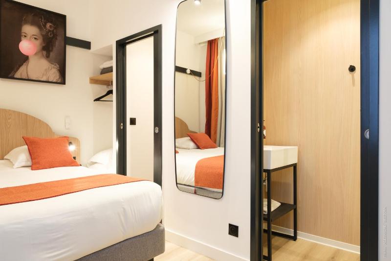 Superior Double Room image 3