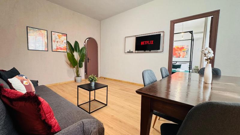 Ideal Home - Spacious & Modern Accommodation near Unirii Square - image 6