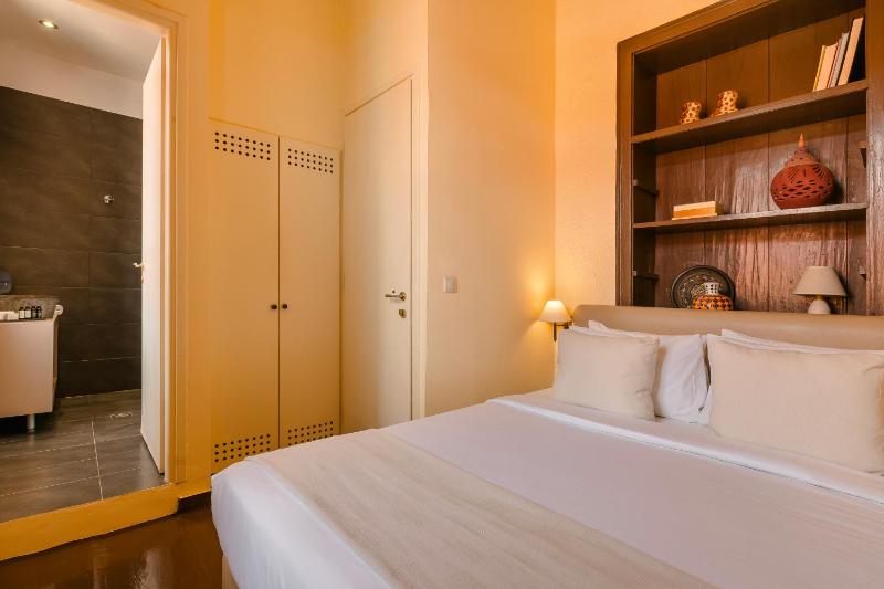 Double Room for Single Use image 3