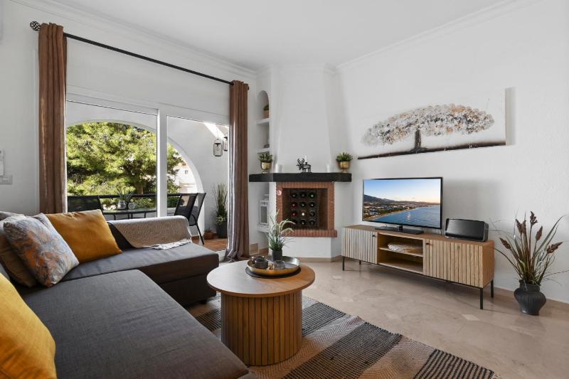 Cozy apartment with pool by Costarentals - Ref 153 - image 7