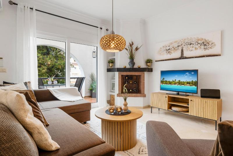 Cozy apartment with pool by Costarentals - Ref 153 - image 18
