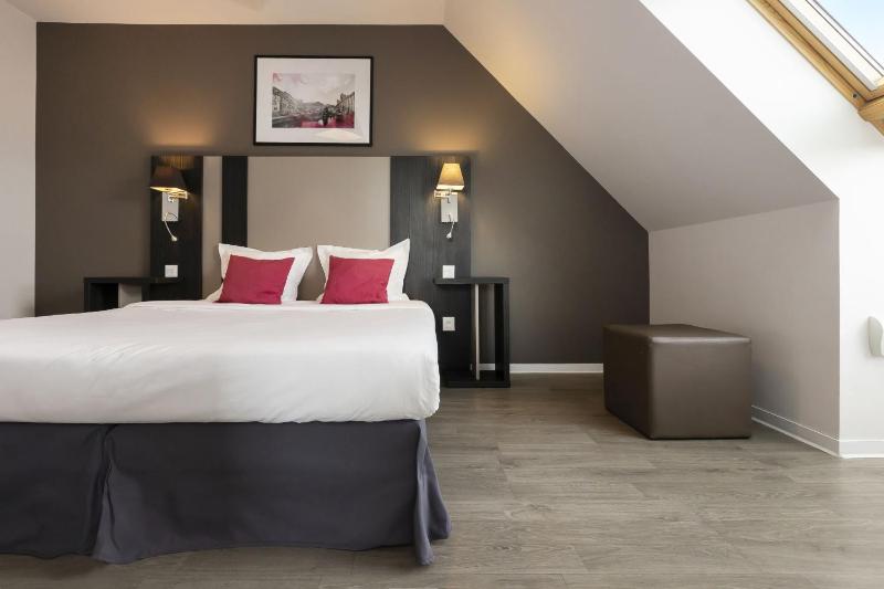 One-Bedroom Apartment (4 Adults) image 3