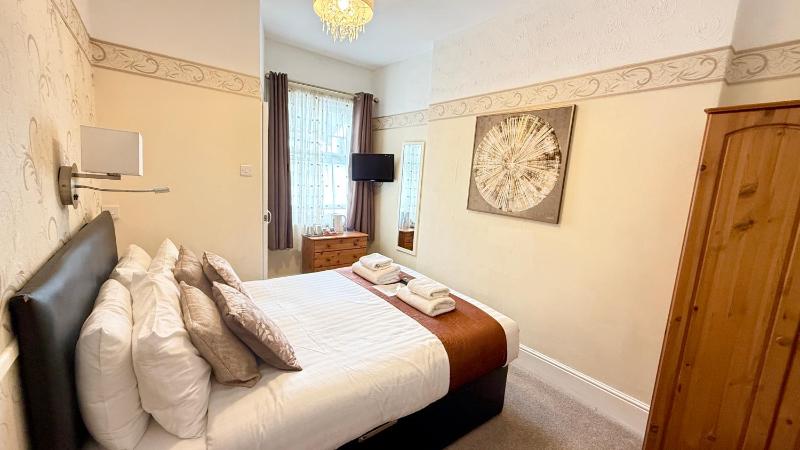 Economy Double Room image 1