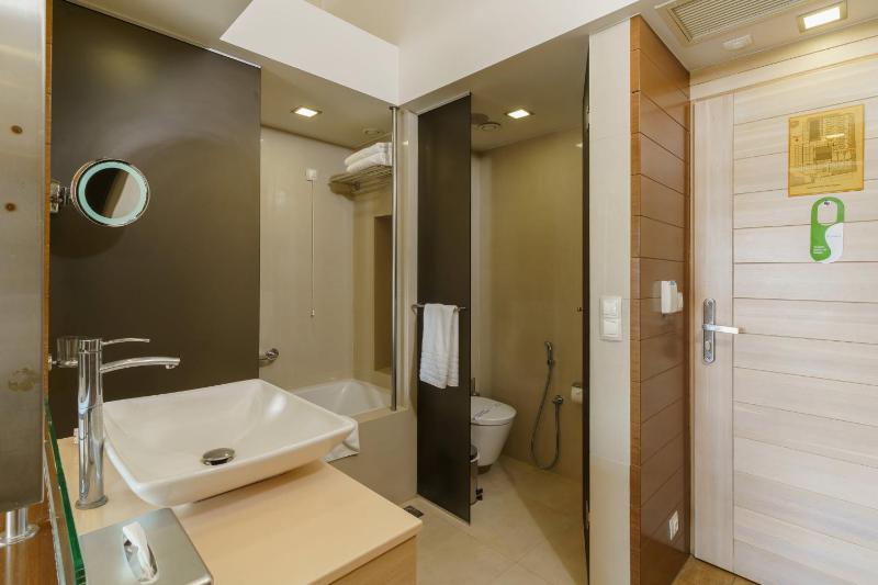 Double Room with Side Sea View image 2