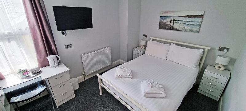 Double Room image 1