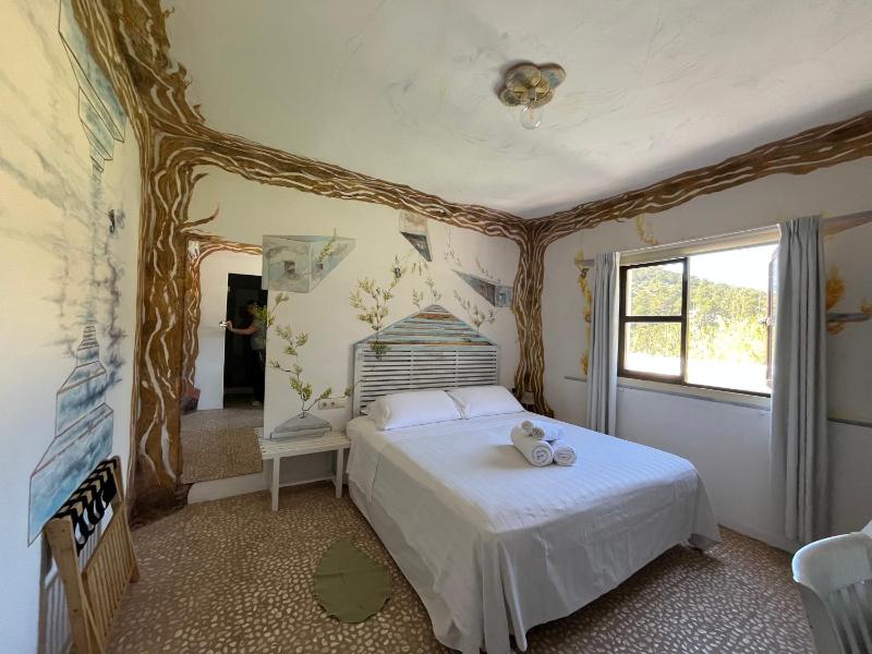 Deluxe Double or Twin Room image 4