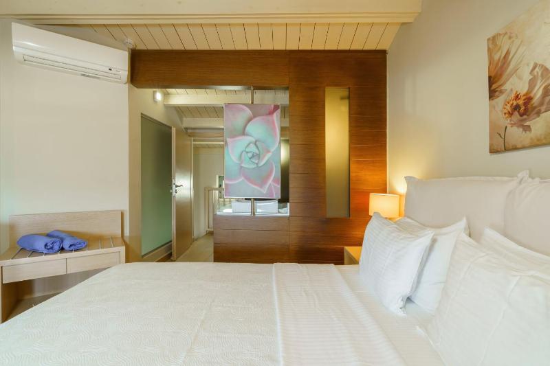 Family Suite Split Level with Sea View image 3