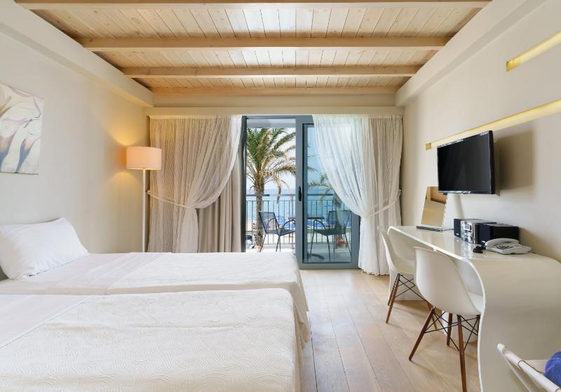 Family Suite Split Level with Sea View image 1