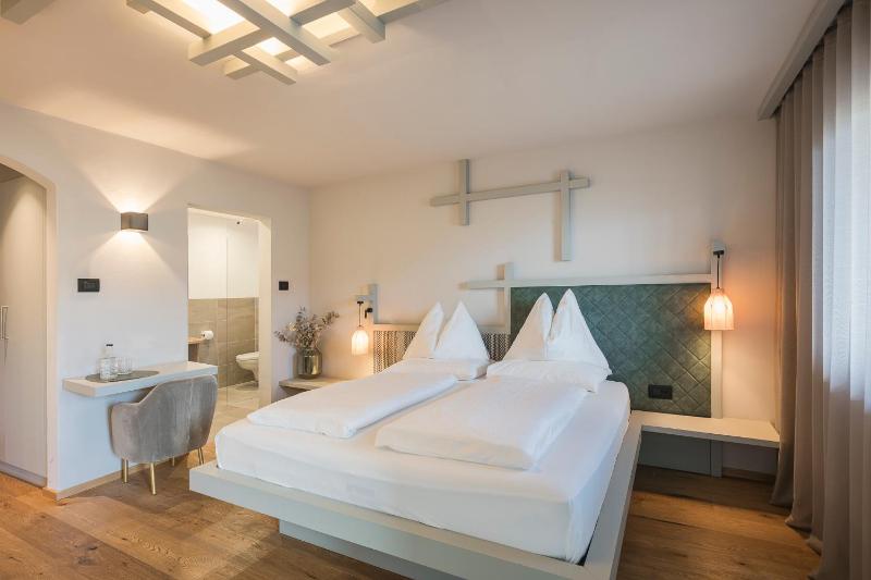 Superior Double Room image 1