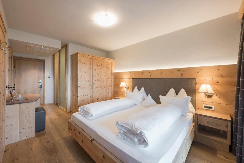 Double Room image 3