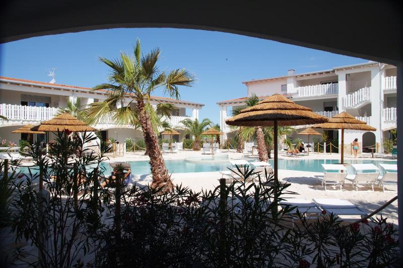 Apartment with Pool View  image 4