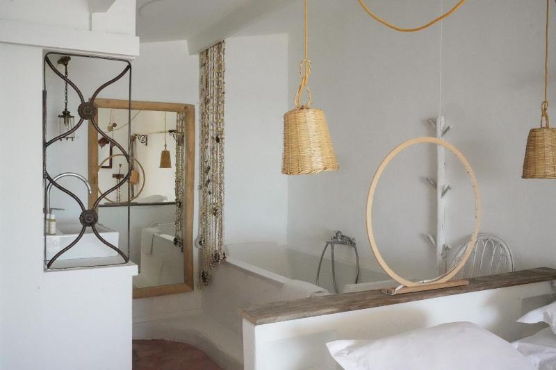 Superior Double Room with Terrace and Sea view  image 3
