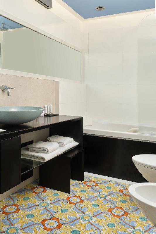 Double Room with Garden View image 1