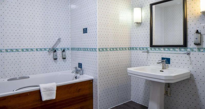 Superior Double Room with Sea View image 4