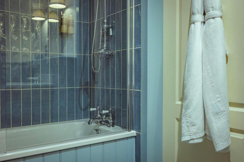Superior Double Room image 3