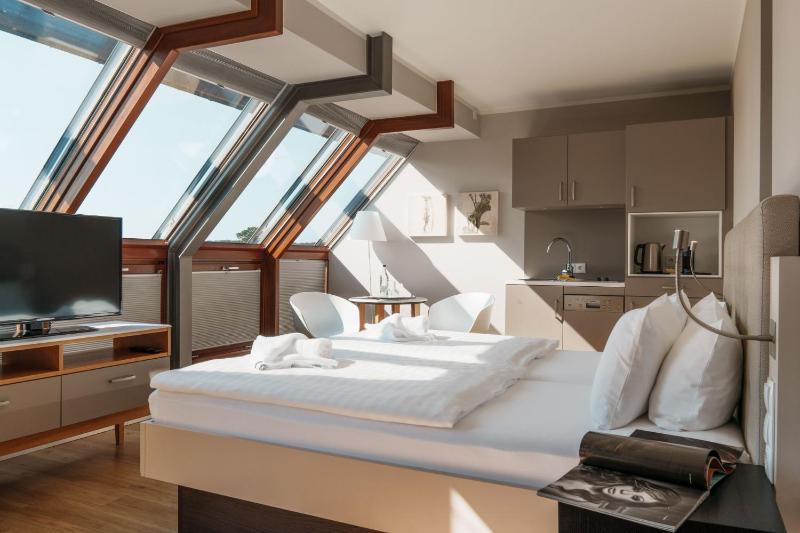 Superior Double Room image 3