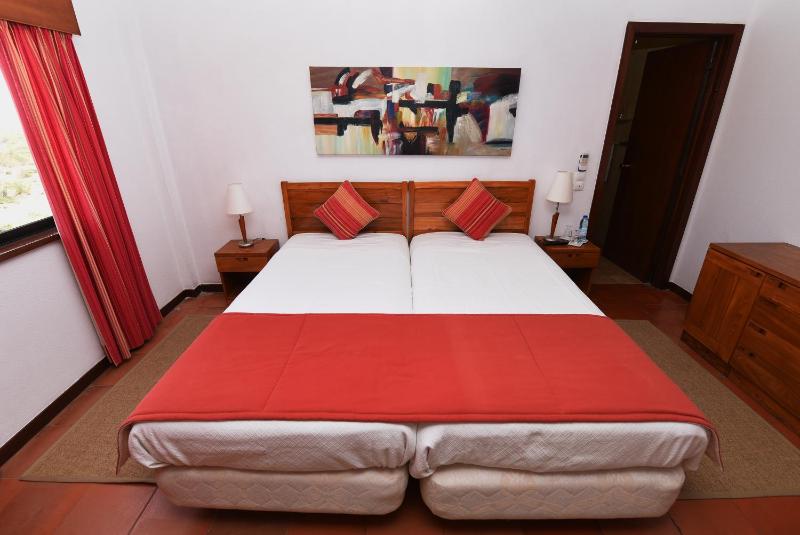 Suite with Garden View image 2