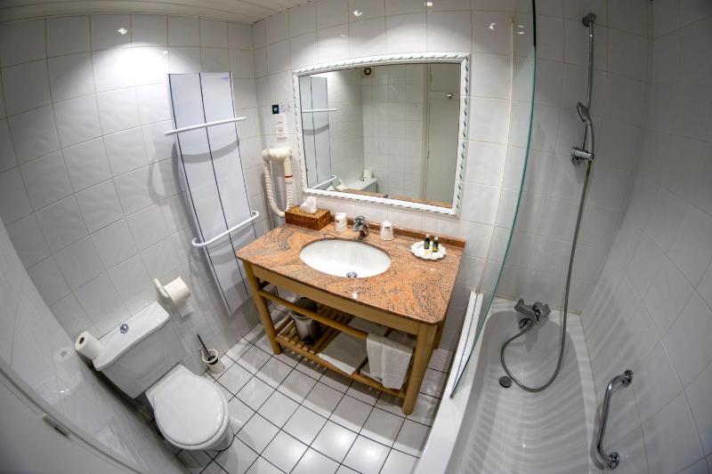 Double Room image 4
