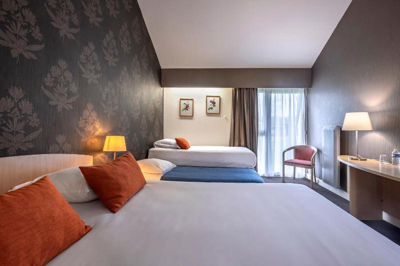 Quadruple Room image 1