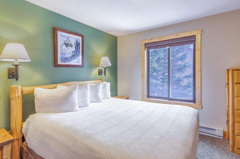 One-Bedroom Suite image 1