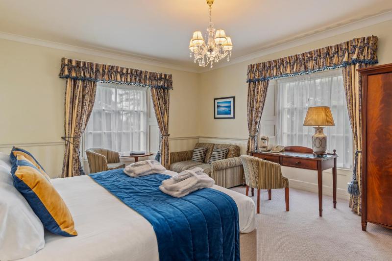 Deluxe Double Room with Double Bed - Non-Smoking image 4