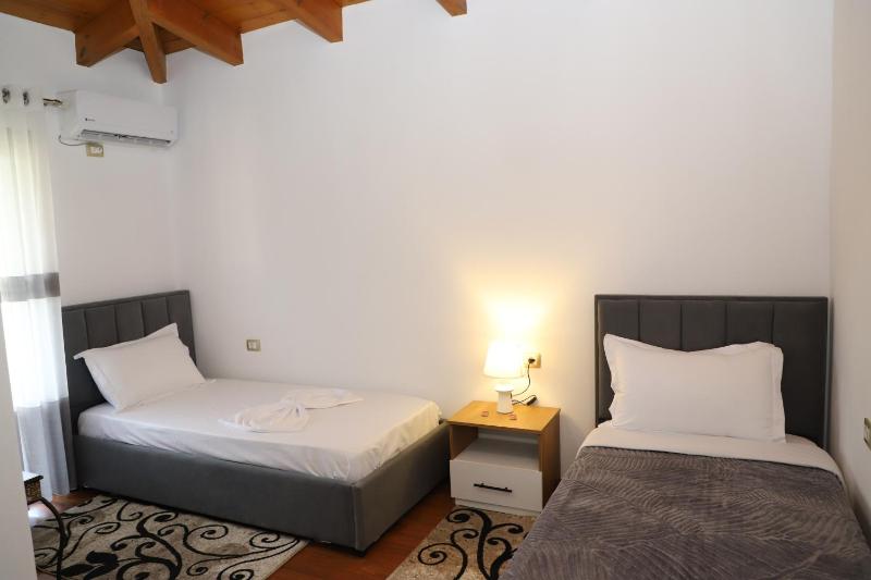 Guest House Vila Mulliri Gjeroven - image 14