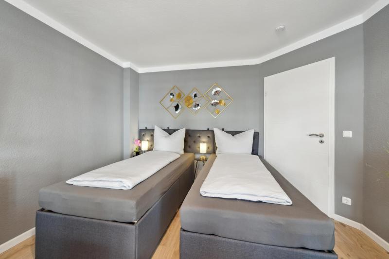 DresdenStay gemütlich und modern mit Kamin und PS4 - image 15