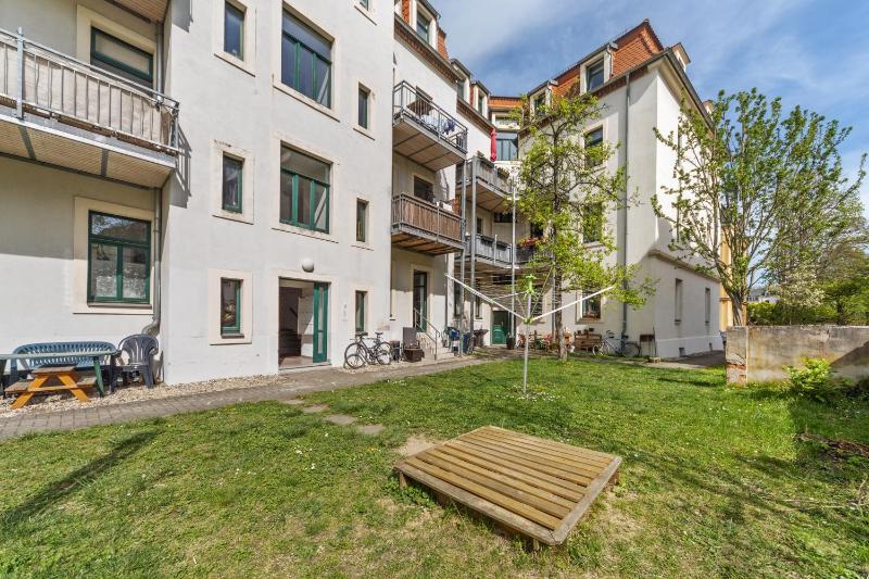 DresdenStay gemütlich und modern mit Kamin und PS4 - image 16