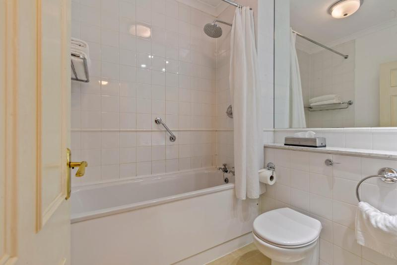 Standard Double Room with Double Bed - Non-Smoking image 2