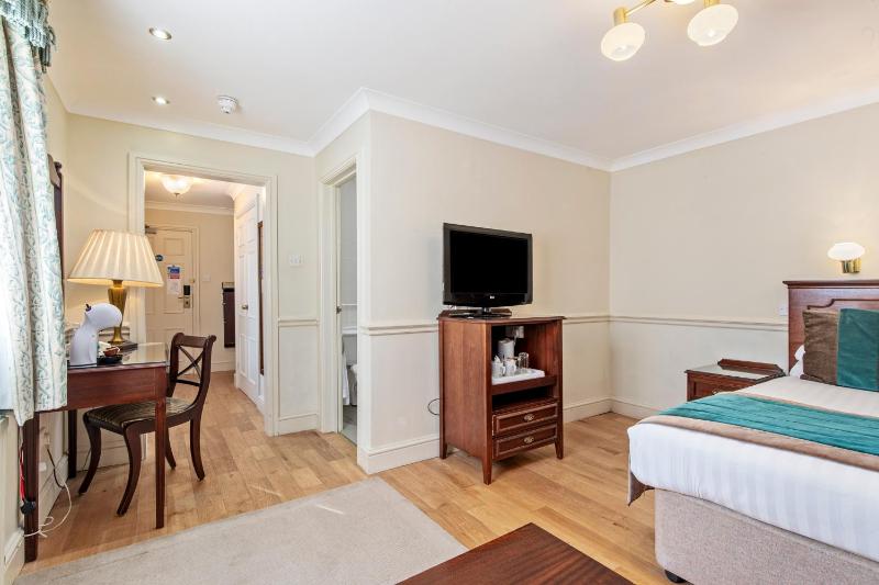 Studio with Double Bed - Non-Smoking image 3