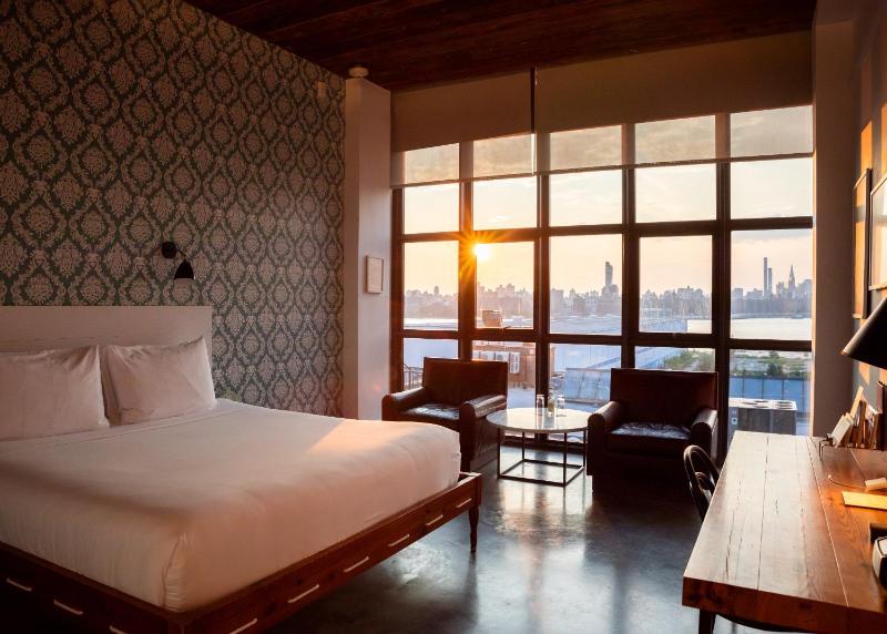 Manhattan View King Room image 4