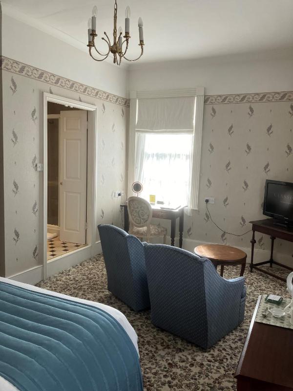 Superior Double Room image 3