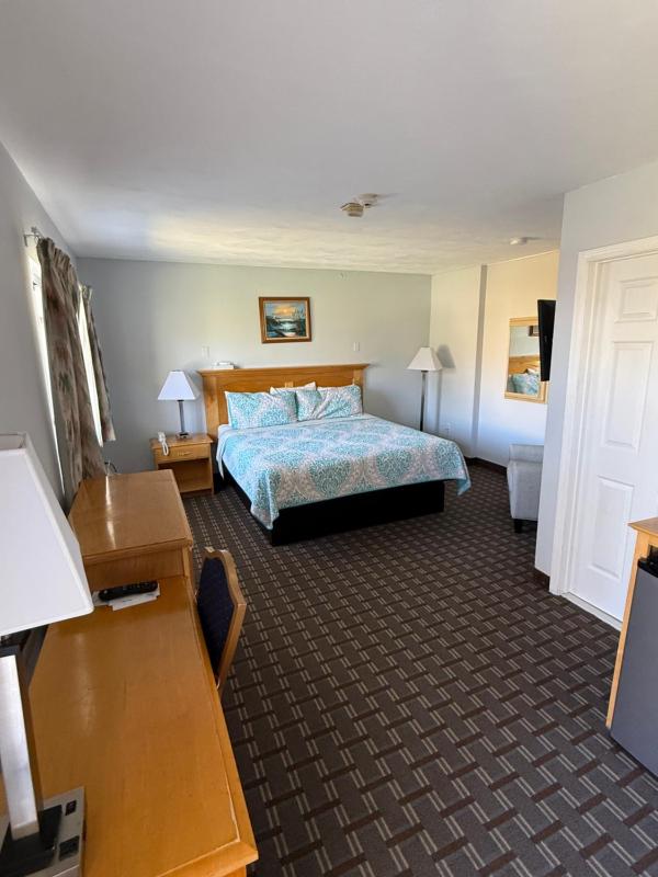 Standard King Bed image 3