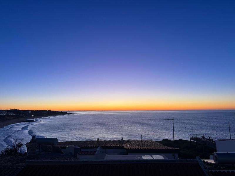 One-Bedroom Apartment with Sea View image 2