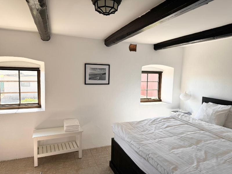Double Room image 3