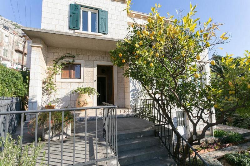 Duplex Three-Bedroom Apartment with Balcony and Sea View image 1