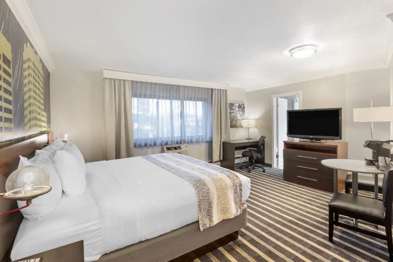 King Room image 2